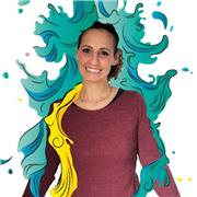 Laureata in Disegno Industriale alla Sapienza di Roma con indirizzo nella grafica applicata alla stampa.